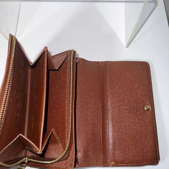 Authentic Louis Vuitton Porte Monnaie
Billets Tresor - Picture 5 of 10